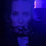 Evangeline Lilly Instagram - Having SO MICH fun with our BEAUTIFUL Lost fans. 🥹🥲 Wow. 20 years. 🩷🩷🩷🩷🩷💖 #LOST #kateausten