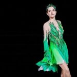 Evgenia Medvedeva Instagram - 🍃or🥬? Голосуем.