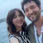 Evrim Doğan Instagram - Benim rengarenk karıcım ❤️ hayatımız da böyle senin gibi renkli , neşeli , huzur ve güven içinde geze toza mutlulukla geçsin . İyi ki doğdun aşkım 🥰 seni çok seviyorum 😘 🧿