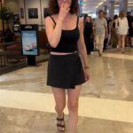 Evrim Doğan Instagram - İstanbul’a ayak uydurmakta zorlanıyorum 😏⏪😀
