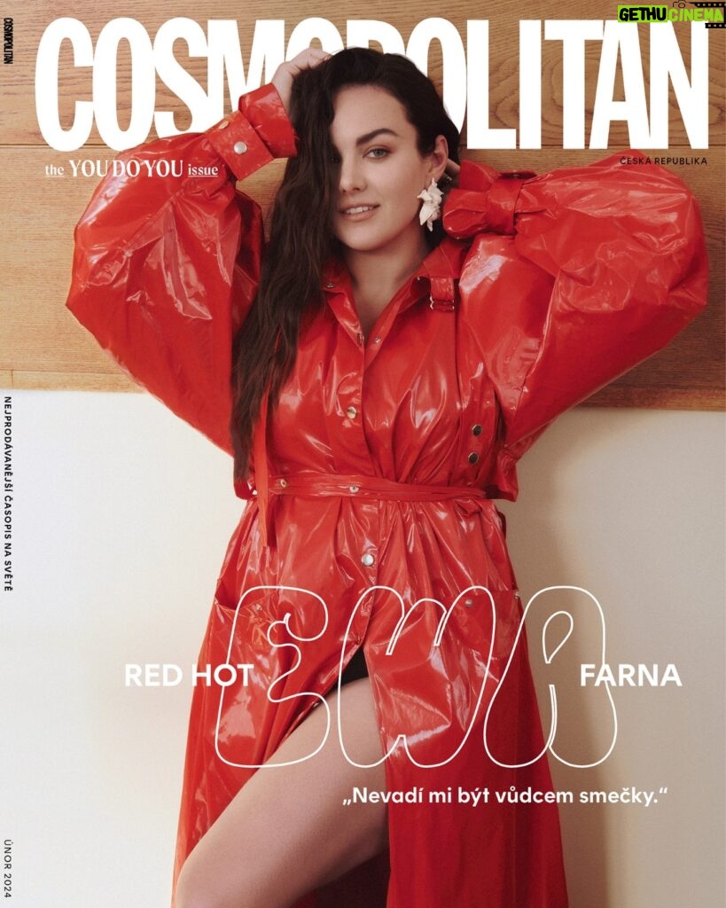 Ewa Farna Instagram - K novému Cosmu není lepší garnish, než je hot digitální cover! ❤️‍🔥 Ve vydání, které jsme věnovali sebereflexi, píše Ewa Farna dopis svému třináctiletému já. Ohlíží se v něm za zlomovým rokem (Oslava třicátin před vyprodanou O2 arenou? Check! Ocenění Absolutní slavice? Check!) i celou svou životní cestou. Kromě toho přinášíme na manuál, jak si (to na) Valentýna udělat po svém nebo proměnit svou žárlivost v superschopnost. Taky se dozvíte, proč máme právě teď všichni brain fog, i jak si vysvětlit posedlost mileniálů domácími mazlíčky. Jste rádi o krok napřed? Předplaťte si nás na jenprocasopisy.cz/cosmo a nové vydání budete mít ve schránce vždy o den dřív, než přistane na stáncích. A ještě jedna dobrá zpráva pro ty, kdo mají rádi svoje pohodlí: Cosmo si můžete objednat i na Rohlik.cz! #COSMOPOLITANcz #COSMOcz – @ewa_farna93 farna93 má na sobě kabát @natalis_repkovska a náušnice @vvvonaaa. Foto: @marekmicanek Šéfredaktorka: @adelachloe Styling: @evzeniehabron Vlasy: @tylmarty (salon @newyoucz) Makeup: @ivanatoky (s produkty @sensaibeauty) Asistent fotografa: @simon_gut Produkce: @ivonka1401 Děkujeme @winternitzova_vila za poskytnutí lokace na focení.