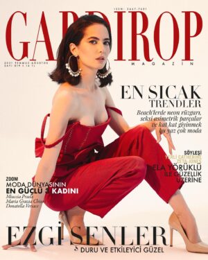 Ezgi Şenler Instagram - Gardirop Magazin 21’✨

Genel Yayın Yönetmeni: @gulay_ozdemir 
Fotoğraflar: @serhathayri
Moda Direktörü: @caglakucukdereli 
Styling: @giodevdariani
Saç ve Makyaj: @mesut.ozuzun
Prodüksiyon: @mine.gunduz
Basın: @busrabozokaytek
Sosyal M: @necdetaltunbudak 

@nutekstudio @gardiropmagazin #gardiropmagazin #ezgisenler