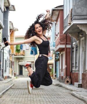 Ezgi Şenler Instagram - 🥳

📸: @adm.merve ♥️