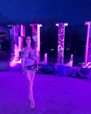 Ezgi Şenler Instagram - #ELLEStyleAwards2023 #ESAXMAC #BirlikteYeniden #ElleStilÖdülleri2023 

🙏🏻👗: @cihan.nacar