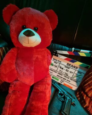 Ezgi Eyüboğlu Instagram - Wrapped up filming "Seans" ✍️ son paydos!
