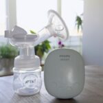 Ezgi Mola Instagram - Benim çocuk çok özel biliyorsunuz😁😁Daha 3 aylık ama geçen gün “Anneaa” dedi 😁 Philips Avent Süt Sağma makinesi her yerde yanımda🤍 @philipsaventtr #philipsavent #işbirliği