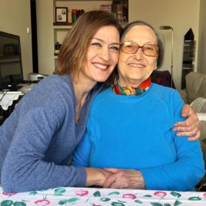 Fátima Lopes Instagram - Minha mãezinha querida, minha amada mãe, um dia muito feliz cheio de amor. Abraço-te como tu me ensinaste a abraçar. Amo-te muito! 💓
