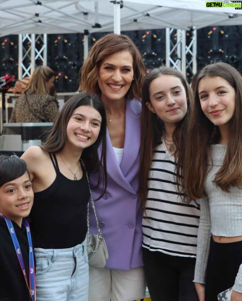 Fátima Lopes Instagram - A emissão especial “Olha a SIC na Taça” já se adivinhava um programa divertido. Com a equipa de apresentadores Iva Lamarão, Miguel Costa e João Paulo Sousa, foi mesmo animado. E o público acarinhou-nos muito. Obrigada a todos! 🤩