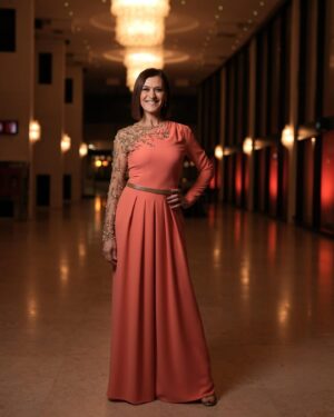 Fátima Lopes Instagram - Hoje tive o privilégio de apresentar a 23.ª Gala do Desporto de Cascais. Grande evento de homenagem aos atletas, treinadores e clubes! 🙂