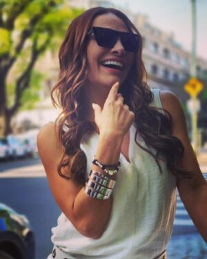 Fabiola Campomanes Instagram - Qué linda la primavera en  Buenos Aires . 💎 gracias por mis pulseras @aletaricajoyasoficial @alejandratarica 📸 @feferobledopeinador