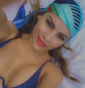 Fabiola Campomanes Instagram - More sun and no clothes 🤪  #tbt❤️