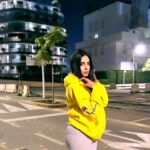 Fadwa Taleb Instagram - سنة سعيدة تولموند 😄🦋❤️🎆 و كيدايرين ؟ لاباس ؟ كي خرجت دوارتكوم ؟ 😂 @hananezouhdi_officiel 🦋🪬