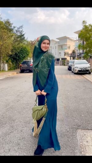 Faezah Elai Instagram - Kita ootd pi bukak posa kt @thaipan.buffet 
Tempat ni sesuai utk org yg mcm maini,tk mkn byk.. Klu yg kena mahai2 mau untung tempat tu,Sbb maini ni mkn mcm ayam patuk padi ja ampa oii…
Kt mana lg buffet best yg murah dan berpatutan yg ampa tau? komen sat kt bwh ni kita sama2 boleh try and kongsi rezeki peniaga2 bulan posa ni..
.
#ootd #ootdiftar #faezahelai #ootdfaezahelai #faezahelaiootd #buffetramadhanmampumilik