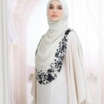 Faezah Elai Instagram - Raya lg 2 hari.. saja nk habaq.. tk sabaq maini nk raya ngan @aminiehijab_hq ampa oii.. . #rayarayaraya #taksabaqnakraya #faezahelai #lovelovelove