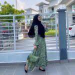 Faezah Elai Instagram - Bila terdengar ttg aib org lain,sebenaq nya kita sedang diuji.. apa yg kita komen,apa yg kita type,apa yg kita sebarkan.. So Klu dengar atau baca ttg aib org,pekak kan telinga buta kan mata..Sbb aib kita Allah jaga.. Doa kan yg baik2.. Apa pon mamu2 maini2 sapa yg nk beli Elai Teh Tarik Botol Kaw boleh pi beli lekaih kt @elai_tehtarikkaw Klu kena mmg tk minum dh tempat lain ampa oii!! . #elaitehtarik #elaistehtarikkaw #tehtarik #tehtariklover #faezahelai #ootd #faezahelaiootd #ootdfaezahelai #faezahelai
