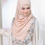 Faezah Elai Instagram - Which one is your favorite? @aminiehijab_hq . #aminiehijab #tudungraya #faezahelai