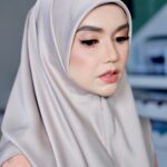 Faezah Elai Instagram - Kami lapaq.. nk mkn takut gemok.. tk makan lapaq pulak.. jd apa perlu sy lakukan? Perlukah mkn dulu menyesai kemudian? Atau amik Bau saja? Hurmmm… 🤔🤔 . #feelingconfusedandhungry #faezahelai #lapaq
