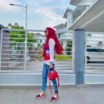 Faezah Elai Instagram - Segemok gemok ikan mesti ada tulang.. Sekuruih kuruih ikan mesti ada daging.. Sebaik Baik org mesti ada buruk dia.. Seburuk buruk org mesti ada baik dia.. Klu carik baik dlm buruk,tu nama nya “Akhlak” Dan carik buruk sendiri dan betulkan,tu namanya “Ikhlas” . I’m wearing tudung Dealova Series by @febyfaezahelai and skrg tgh ada sale kt @shopee_my @febyfaezahelai @febyfaezahelai @febyfaezahelai . #ootd #faezahelaiootd #ootdfaezahelai #tudungfaezahelai #febyfaezahelai #hijab #hijabers #hijabfashion #hijabstyle #tudungsarung #faezahelai #feelingblessed #alhamdulillah #lovelovelove