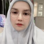 Faezah Elai Instagram - Dh tua pon bodoh 😂🤣 Happy Sunday everyone.. #jokeshujungminggu #justkidding #faezahelai