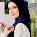Faezah Elai Instagram - Kami dua ni maini2 penang yg akan mengeggaqkan tudung @aminiehijab_hq Jgn dok parrr ja.. pi lah beli lekaih!! . #aminiehijab #tudungsarung #tudungraya #faezahelai