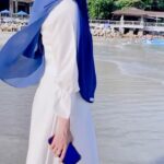 Faezah Elai Instagram - Throw back.. Sun-kissed shores, laughter echoing, salty air, and carefree days—cherished moments of seaside holidays, a tranquil escape etched in memory... . #throwback #missingthesunshine #faezahelai #lovelovelove