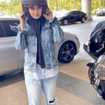 Faezah Elai Instagram - Klu kata naik motor pon boleh pakai tudung Dealova Series from @febyfaezahelai tk kalut raplah owning tk on point!! Nampak dak terlentak elok ja.. klu naik motor ngan laki pon bila turun drp motor tkdak la terkejut laki ampa tgk.. Klu pakai tudung lain,mau turun drp motor laki ampa tk tau mana kepala mana helmet!! Lekaih pi beli lani kt shopee febyfaezahelai.os klu nk beli kt tiktok pon boleh.. klu dh semua tkdak whatsapp teroih 0123095202.. haaa tkdak alasan dh tk beli!! Ada 5 colour boleh pi tgk IG @febyfaezahelai lani!! Harga RM 79 sajooo!! . P/S : Pls ignore muka berpeloh peloh tu na.. bukan muka ja.. 1 badan seropa mandi Tp tudung ttp on point!! . #tudungfaezahelai #febyfaezahelai #tudungfaezahelai #hijab #hijabi #hijabers #hijabfashion #faezahelai #tudungraya #lovelovelove