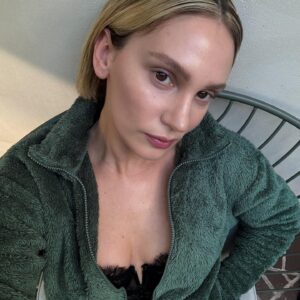 Farah Zeynep Abdullah Instagram - sneak peek
SELFIE