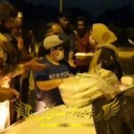 Fariba Kowsari Instagram - هر چقدر میخوام تو این شرایط قرنطینه باشم فکر گرسنه خوابیدن این همه کارتن خواب دیوونم میکنه ؛ تنها وقت و جایی که نمیشه فاصله اجتماعی رو رعایت کرد زمانیه که یه ادم از فقر گرسنه باشه😔با اینکه بخاطر کرونا چند بار هم تذکر دادیم اما😔 شبگردی ها ادامه داره✋نذری و خیرات از شما ؛ پخت و پخش با ما (موسسه خیریه فرشته های بهشتی) @mahshidkhosravii @ashkan.darvishi و ممنون از ابوالفضل عزیزم که همراه ما بود و از الان تو این سن قدم تو کار خیر گذاشته @abolfazlrajabi_official1 . . . . #شبگردی #خیریه #مهشید_خسروی #اشکان_درویشی #فریبا_کوثری #پایتخت۶ #پایتخت #کرونا #ویروس #کروناویروس #ماسک #فاصله_گذاری_اجتماعی