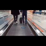 Fariba Kowsari Instagram - با این مردم چه کار کردید؟ که تمام زندگی و دلبستگی هایشان را خلاصه میکنند در یک چمدان میروند آن سر دنیا و دلتنگ تر از همیشه زندگی میکنند مگر از وطن چه میخواهند؟ به غیر از نانی و گوشه ای امن جیبی با حرمت و بارانی و پر از عشق و پنجره ای باز که آزادی و عشق دهد…