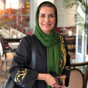 Fariba Kowsari Instagram - 🔴 تو این روزای که آفت کرونا 
افتاده به زندگیمون
صبور باشید🙏
برای هم انرژی مثبت بفرستیم
توذهنمون آرامش رو ترسیم کنیم 
برای هم عشق و خوبی بطلبیم 
این رو هم شکست خواهیم داد
خانوادها با شادی گرد هم جمع خواهند شد 
زیر بارون بهاری خواهیم رفت
دست بزرگامونو خواهیم گرفت 
بچها مون با شادی به مدرسه خواهند رفت 
کارهامون بار دیگه رونق خواهد گرفت 
دورهمی های دوستانمون از سر گرفته خواهد شد
و بار دیگه خواهیم
 گفت خدایا شکرت اینم به خیر گذشت🙏
خدایا حال تمام مردم را خوب کن ❤️
﻿﻿﻿﻿﻿﻿﻿❣