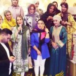 Fariba Kowsari Instagram - عروسی سیزده زوج به همت خیریه فرشته های بهشتی ممنونم از بانو عاطفه کبیری عزیز مدیر سالن چم که پیشنهاد این عروسی و آماده کردن عروس خانوم ها با ایشون بود ممنونم از بانو آزاده یارمحمدی و بانو شیما وفایی بابت تمام زحماتشون ممنون از خانوم موسوی و پرویز برومند عزیز و همسر عزیزشون و امیرآرتا عزیز مجتبی احمدی عزیز بابت هدیه هاشون و حضورشون ممنونم از جناب الله یاری عزیز بابت سفر مشهد زوج ها ممنونم از نوید فرید بابت موزیک ممنونم از باغ تالار بهشت مهدی ممنونم از آقا محسن بابت میوه مراسم و تمام عزیزانی که برای برگزاری این مراسم سنگ تموم گذاشتن خیر همگی قبول مراسم بعدی به امید خدا بعد از محرم و صفر