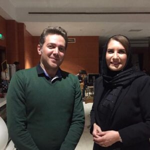 Fariba Kowsari Instagram - .
فیلم سینمایی زدوبند کاری از کارگردان خوب کشور داوود نوروزی و با هنرمندی همایون ارشادی ، امین زندگانی و خانم هنگامه حمید زاده که باعث خوشحالی من بود اوقاتی رو که در کنار این دوستان عزیزم و همه ی عوامل دوست داشتنی این پروژه سپری کردم🙏✋🌹
((به تهیه کنندگی آقای جبارزاده و تشکر از خانم دکتر احمدی ))