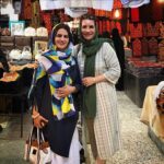Fariba Kowsari Instagram - . گاهی یک نگاه آنقدر مهربان است که چشم هرگز رهایش نمی کند، گاهی یک رفاقت آنقدر ماندگار است که زمان حریفش نمی شود، و گاهی یک نفر آنقدر عزیز است که قلب رهایش نمی کند حریر عزیزم، بانوی هنرمند هزاران بار « تولدت مبارک» #تولد #تولدت_مبارک