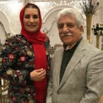 Fariba Kowsari Instagram - بعضی از آدمها عین خورشید به بودنشان و مهربانیشان عادت میکنیم خیالت را از روزهای بد راحت میکنند آنقدر که وقتی نگاهت میکنند و میگویند بیخیال همه چیز درست میشود لبخند بزنی و مطمئن باشد وقتی او میگوید «میشود» حتما میشود لبخند بهانه ای است برای شاد بودن لحظه هاتون سر شار از این بهانه قشنگ‌ آقای کاظم دینان عزیز و مهربان « تولدتان مبارک» برایتان در این روز آرزو میکنم برکت در زندگیتون فراوان زندگیتون آرام لحظه هایتان پر از خوشبختی و دنیاتون پر از آدمهای خوب