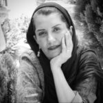 Fariba Kowsari Instagram - دلم میخواهد، روی تمام دیوارهای شهر رنگ بپاشم رنگهای روشن و چشم نوازی که حال و هوای خیابانهای شهر را زیبا و دل انگیز میکنند!!!!!؟ و حال خسته مردم کشورم را خوب…… میخواهم همه جا طنین روح نواز موسیقی و لبخند باشد….. میخواهم آسمان این شهر همیشه آبی و آفتابی باشد لبها همیشه خندان ،دلها همیشه نزدیک دلم میخواهد، بهشت را با ساده ترین چیزهای ممکن بسازم….. بهشتی پر از رنگ و طراوت و لبخند بهشتی پر از حال خوب ….. نه بهشتی که پس از مرگ وعده داده اند بهشتی به وسعت « ایران » با مردمی شاد و پر از امید به زندگی ……