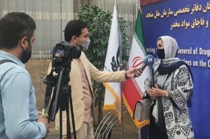 Fariba Kowsari Instagram - .
خوشحالم که با افتخار به عنوان سفیر پیشگیری از اعتیاد مسئولیتی سنگین را به عهده گرفتم؛ سنگین از آن جهت که رسالت شخصی من در زندگی سینما و صحنه و پرده ی سینما نیست و خداوند متعال صحنه ی بزرگتری به نام‌ آرامش خانواده را برایم کلید زده که موظفم برای پیشگیری از اشک های دختران و پسران و فرزندانی که شاید روزی قرار است متاسفانه خودشان یا خانواده شان درگیر معضل اعتیاد شوند قدم هایی بردارم که قبل از وقوع فاجعه مسیر زندگیشان به سمت مثبت حرکت کند؛
این رسالت الهی از هر اتفاقی زیباتر و در نهایت منجر به حال دل خوب خواهد شد انشاالله 🌹با سپاس فراوان از همراهی همیشگی شما عزیزانم🙏
پ.ن : در حاشیه مراسم جلسه با سفرا ، دیپلمات ها و نمایندگان دفاتر تخصصی سازمان ملل متحد در هشتم تیرماه به مناسبت سالروز جهانی مبازه با قاچاق مواد مخدر