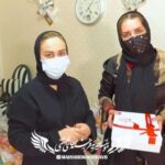 Fariba Kowsari Instagram - یلدای ما هم گذشت اما خیلی شب های سرد و طولانی میتونه برای کارتن خوابها یلدا نباشه امیدوارم روزی برسه که هیچ نیازمندی نباشه و هیچ یلدایی به سردی یلدای امسال نباشه پخش بسته های یلدایی در مناطق محروم «موسسه خیریه فرشته های بهشتی» @mahshidkhosravii @ashkan.darvishi #یلدا #یلدا_مبارک