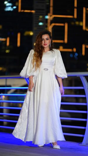Farrah Yousef Instagram - يا 🏃🏼‍♀️🏃🏻‍♂️ ع #حلب 💖 معاكم راح ، يامحملين ال 🍇 تحت 🍇 🍏