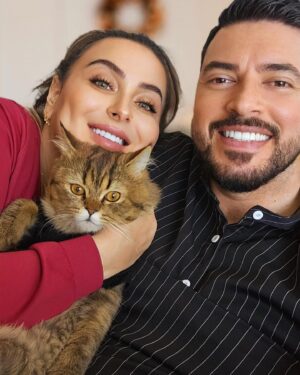 Farrah Yousef Instagram - شوفو تالت صورة و اكتبولي عنوان مناسب إلها ههههه😂 
#cat #cats #catsofinstagram