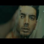 Farzad Farzin Instagram - مثل همين باروني كه هر شب مي باره حالِ منم بعد تو تعريفي نداره "خرابش كردي" يكي از اون كارهاي زمستونيه كه خودم خيلي دوسش دارم اميدوارم از شنيدنش لذت ببريد و حتماً همتون تا ميتونيد شِير كنيد😍 از همه دوستانم كه در تهيه اين كار كمكم كردن صميمانه تشكر ميكنم ❤️ در ضمن ويدئو موزيك اين كار يكشنبه ساعت ٦ عصر تقديمتون ميشه خرابش كرديُ مي تونید از تمامي سايتهاي مجاز و كانال تلگرام من دانلود كنيد و نظر فراموش نشه❤️❤️❤️ #farzadfarzin1 #farzadfarzin #فرزادفرزین #خرابش_کردی #زمستان #newmusic