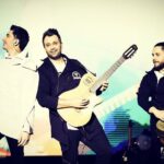 Farzad Farzin Instagram - حال خوش با شما 💕 عکسهای باحال کنسرت ستاره ها (۴ بهمن ماه) از زاویه دوربین امیر رضا رعیتی عزیز خسته نباشید به تمامی عوامل گروه عزیزم ،بابت اجرای بی نقصشون❤️ تهرانی‌های عزیز ۱۳ اسفند ماه کنسرت ستاره ها برای آخرین بار تمدید شد و بزودی تاریخ بلیط فروشی اعلام میشه ، دوستون دارم عمیقاً و شديداً ❤️❤️❤️❤️😍 ضمناً همين سه شنبه منتظر قطعه (خرابش كردي)باشيد✔️ @amirrezarayati1 @amirhossein_farahmand_7 #فرزادفرزین #كنسرت_تهران #بهمن #farzadfarzin1 #farzadfarzin #starsconcert