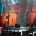 Farzad Farzin Instagram - اجرای زنده قطعه نفس رو‌ می تونید از لینک زیر و از کانال یوتیوب تماشا کنید. زیر این پست نظرتونو در مورد این آهنگ و اجرا حتماً بنویسد❤️💫 https://youtu.be/4IbLk2CHVqE تشکر از تمامی دوستانم در گروه شوک و عوامل این اجرا به امید دیدارتون💎😘 #فرزادفرزین #کنسرت #نفس #farzadfarzin #concert