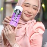 Fatin Afeefa Instagram - “HAA KORANG, TAHUN NI NAK TAK FAA BAGI 20 RAYA WISHES & HADIAH SPECIAL ONLY FOR YOU GUYS SEKALI LAGI? OMG TAK SABARNYAAA 😜 Faa nak share dengan korang macam mana you guys can get special raya wish from me, you guys just follow all the steps below, it’s super duper easy: 1. Share with me gambar korang posing dengan VIDA C 🍊🍋 on your feed 2. Dalam caption wajib ada ni tau: @fatinafeefa @vidamalaysia #AdaVIDAAdaRaya #VIDACFatin 3. Just make sure account korang public, barulah Faa dapat berkenalan 😉 Haaaa lagi satu, korang jangan lupa tau to take your daily dose of Vitamin C to protect yourself tau! Tak susah pun, buat macam Faa, minum je VIDA C 🍊🍋! Confirm cukup 💯 #VidaCVitaminC #VitaminC1000mg #AdaVIDAAdaRaya