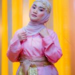 Fatin Shidqia Instagram – Jarang-jarang kebayaan, sukak! 🎀
 ⠀⠀⠀⠀⠀⠀⠀⠀⠀⠀⠀⠀
 ⠀⠀⠀⠀⠀⠀⠀⠀⠀⠀⠀⠀
 ⠀⠀⠀⠀⠀⠀⠀⠀⠀⠀⠀⠀
Kebaya by @erasoekamto.official 
Styled by @_gilygily 
Makeup by @cantikawannadewi 
Hijab by @awanisaw