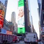 Fatin Shidqia Instagram - Alhamdulillah, hueeee ngga nyangka bgt dulu minjem duit temen 30rb buat audisi faktor X skrg ada fotonya terpampang di New York!??! 🥲 Terima kasih @spotifyid, @sonymusicid, @fatinisticofficial, DAN KALIAN SEMUAAAA!!! 🥹❤️