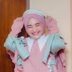 Fatin Shidqia Instagram - HAAAA SENENG BGTTT alhamdulillah!!! 🥹🥹🥹 Terima kasih banyaaakkk buat temen-temen yang udah dengerin lagu aku, yang udah masukin lagunya ke instastory, atau yang udah jadiin lagu aku soundtrack di hidup kamu!!! d(TT_TT)b @spotifyid @sonymusicid @fatinisticofficial Ngga sabar buat rilis lagu lainnyaaaa!!! Lagu sedih kali ya? HMMMMM