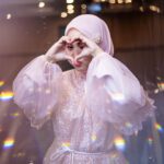 Fatin Shidqia Instagram – bukber sama kamunya kapaaaann?

dress by @pixietale 
styled by @_gilygily @fadhilahzhr 
make up by @cantikawannadewi 
hijab styled by @awanisaw
