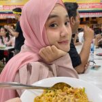 Fatin Shidqia Instagram – paling enak abis perform emang makan mie