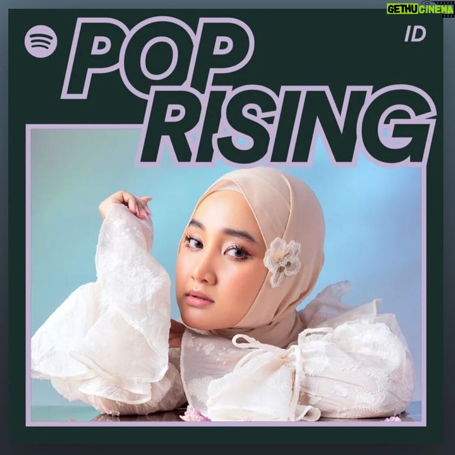 Fatin Shidqia Instagram - hepi bgt karena Jangan Tersesat Sayang masuk ke many playslists! thank you @spotify for the appreciations!! (✿ᴗ͈ˬᴗ͈)⁾⁾