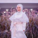 Fatin Shidqia Instagram – yours trulyyyy 🤍
 ⠀⠀⠀⠀⠀⠀⠀⠀⠀⠀⠀⠀
 ⠀⠀⠀⠀⠀⠀⠀⠀⠀⠀⠀⠀
 ⠀⠀⠀⠀⠀⠀⠀⠀⠀⠀⠀⠀
Dress by @knw.brand 
Styled by @_gilygily 
Make up by @marshalontohmakeup 
Hijab by @awanisaw
